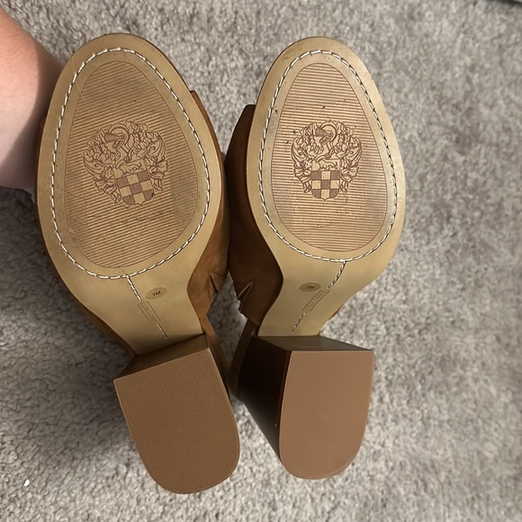 Heels - Picture 3 of 3